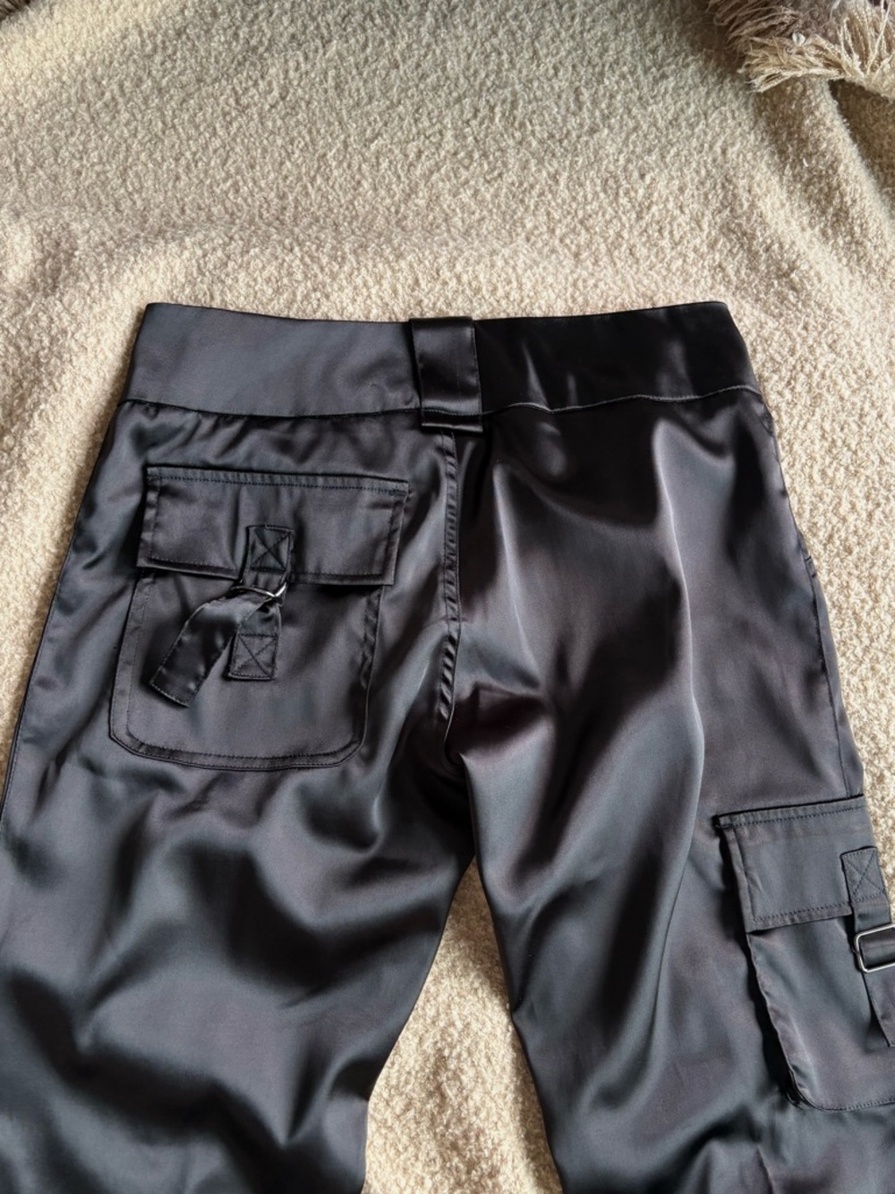 Vintage Guess Satin Flare Cargo Pants Low Rise Black 28 - Picture 5 of 8